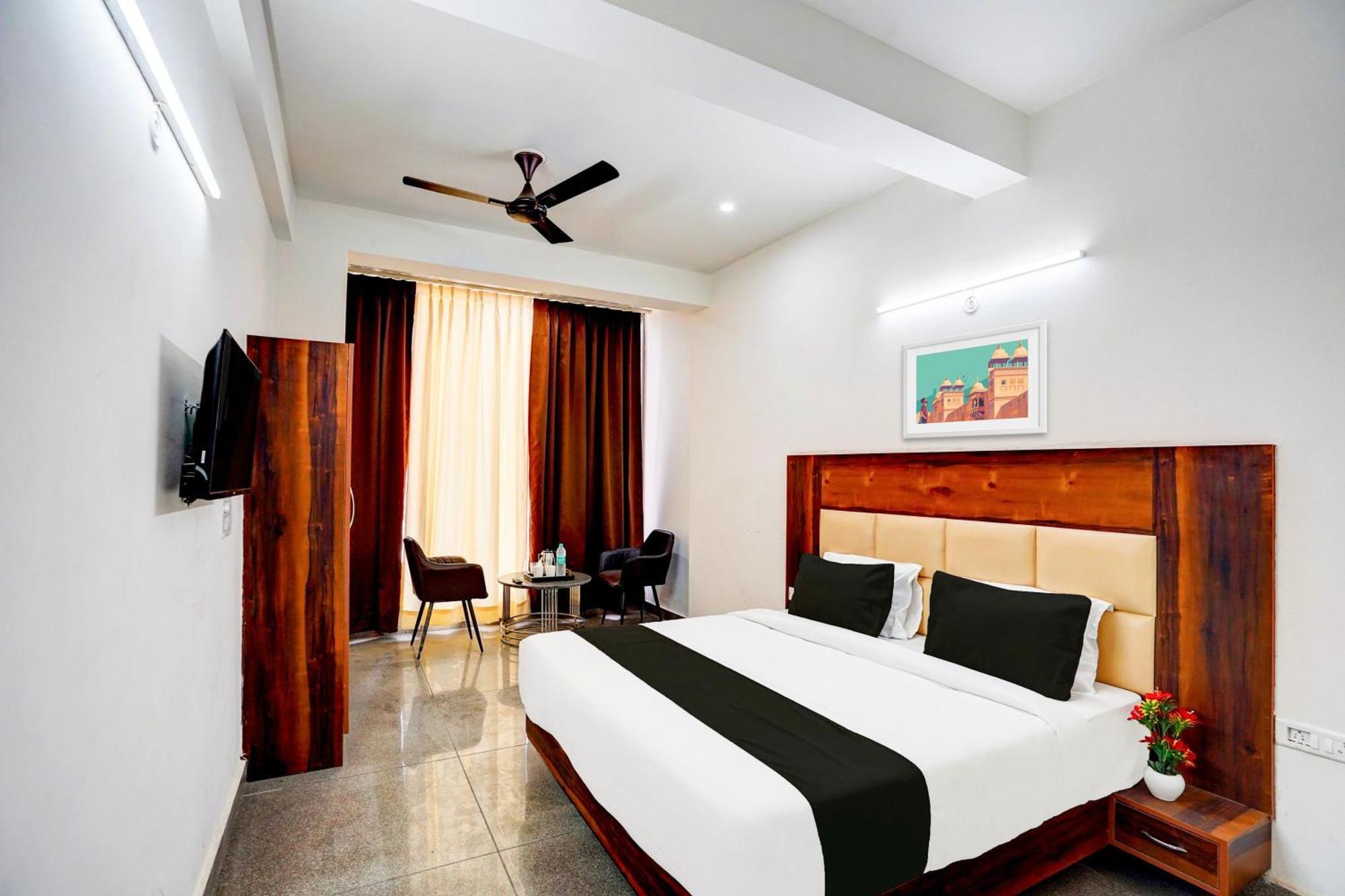 Collection O Apple Tree Hotel Noida Eksteriør billede